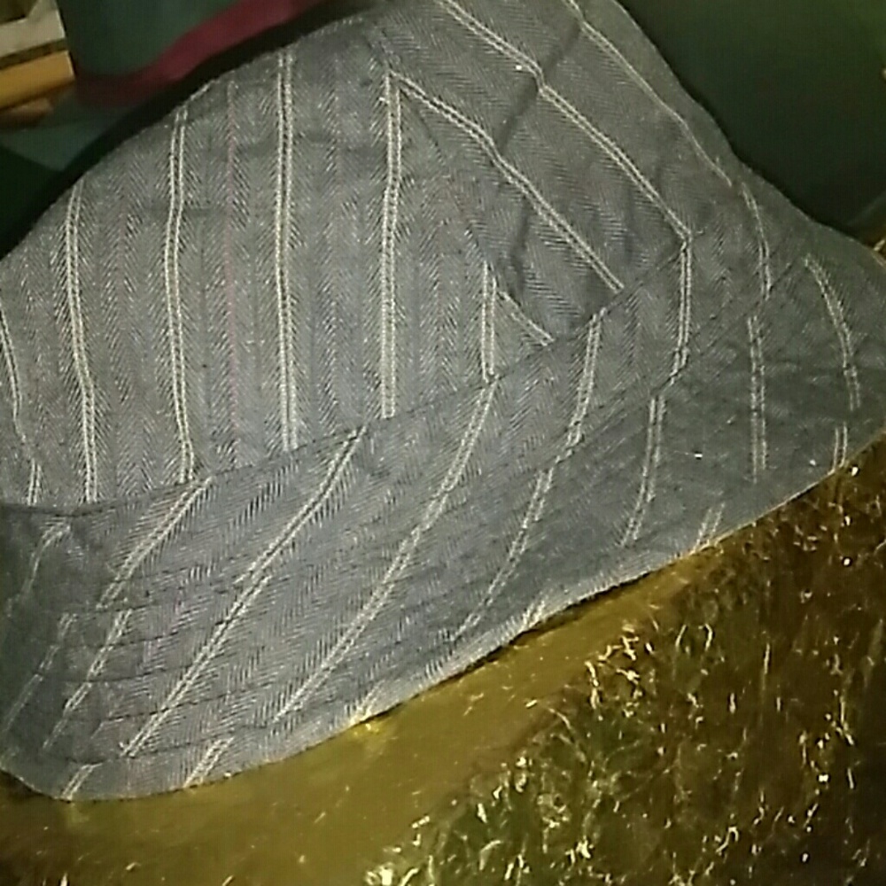 Hat - Picture 2 of 3